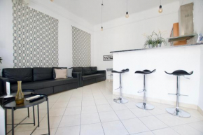 Budget Apartment by Hi5 - Center of the center